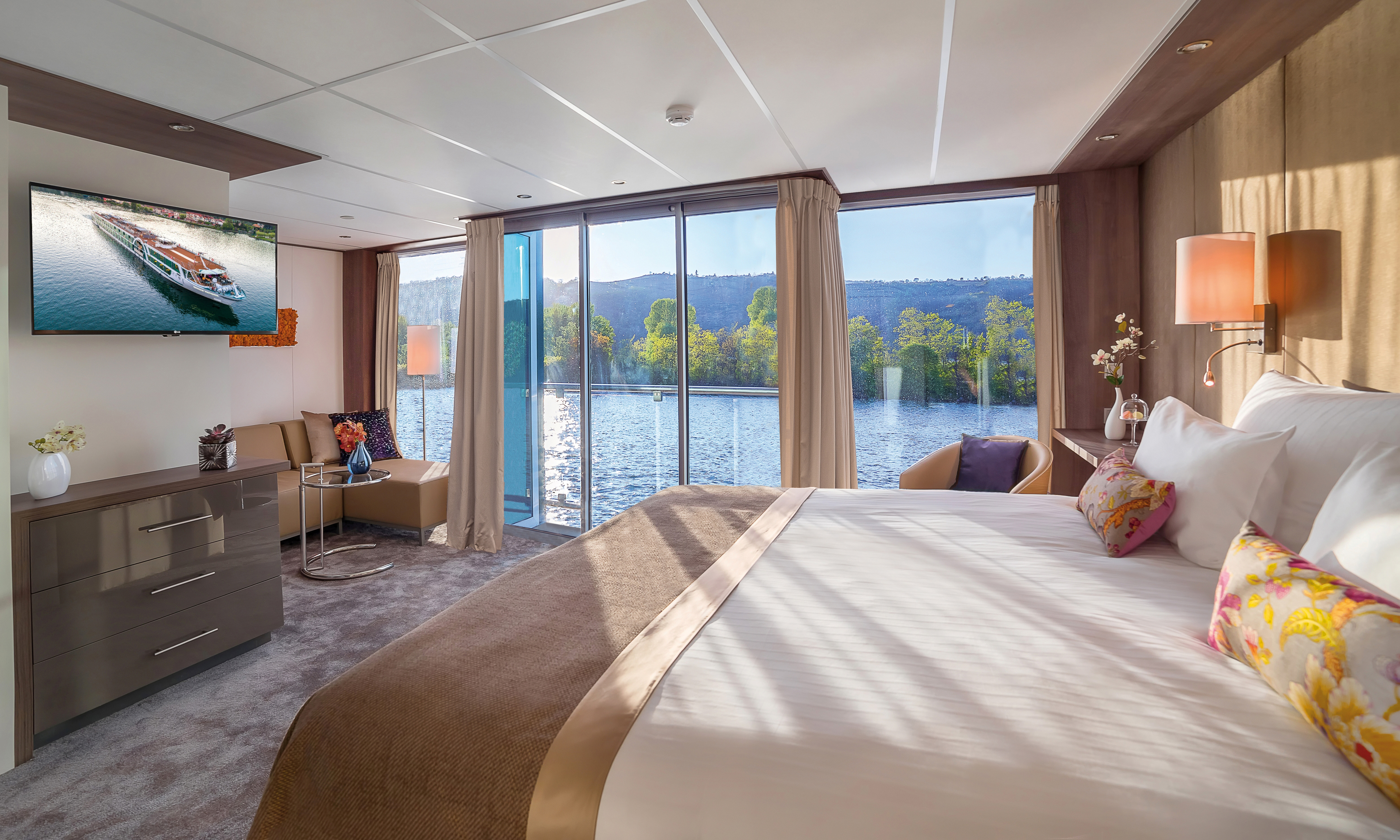 Amadeus River Cruises - Amadeus Provence - Suite .jpg